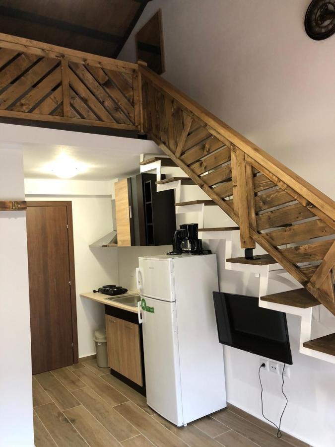 Mad'S Villas Néa Péramos Exteriör bild