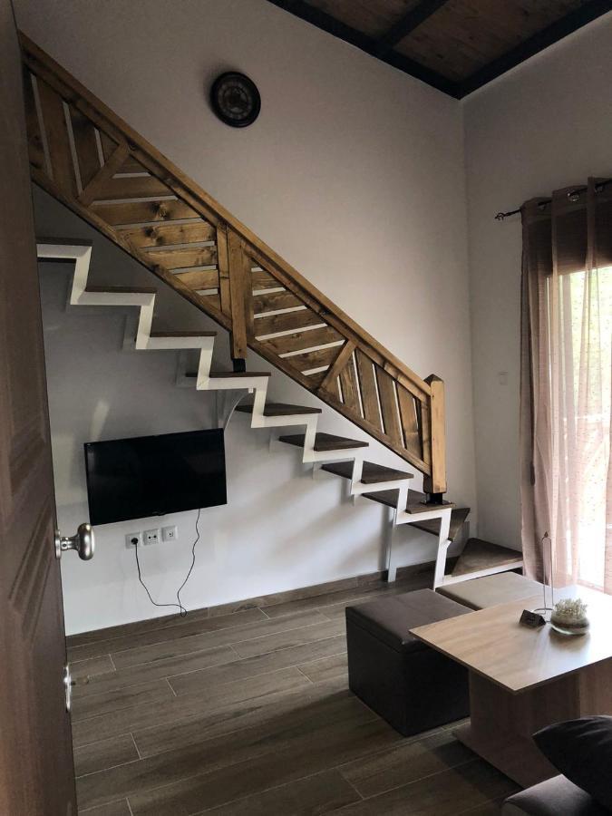Mad'S Villas Néa Péramos Exteriör bild