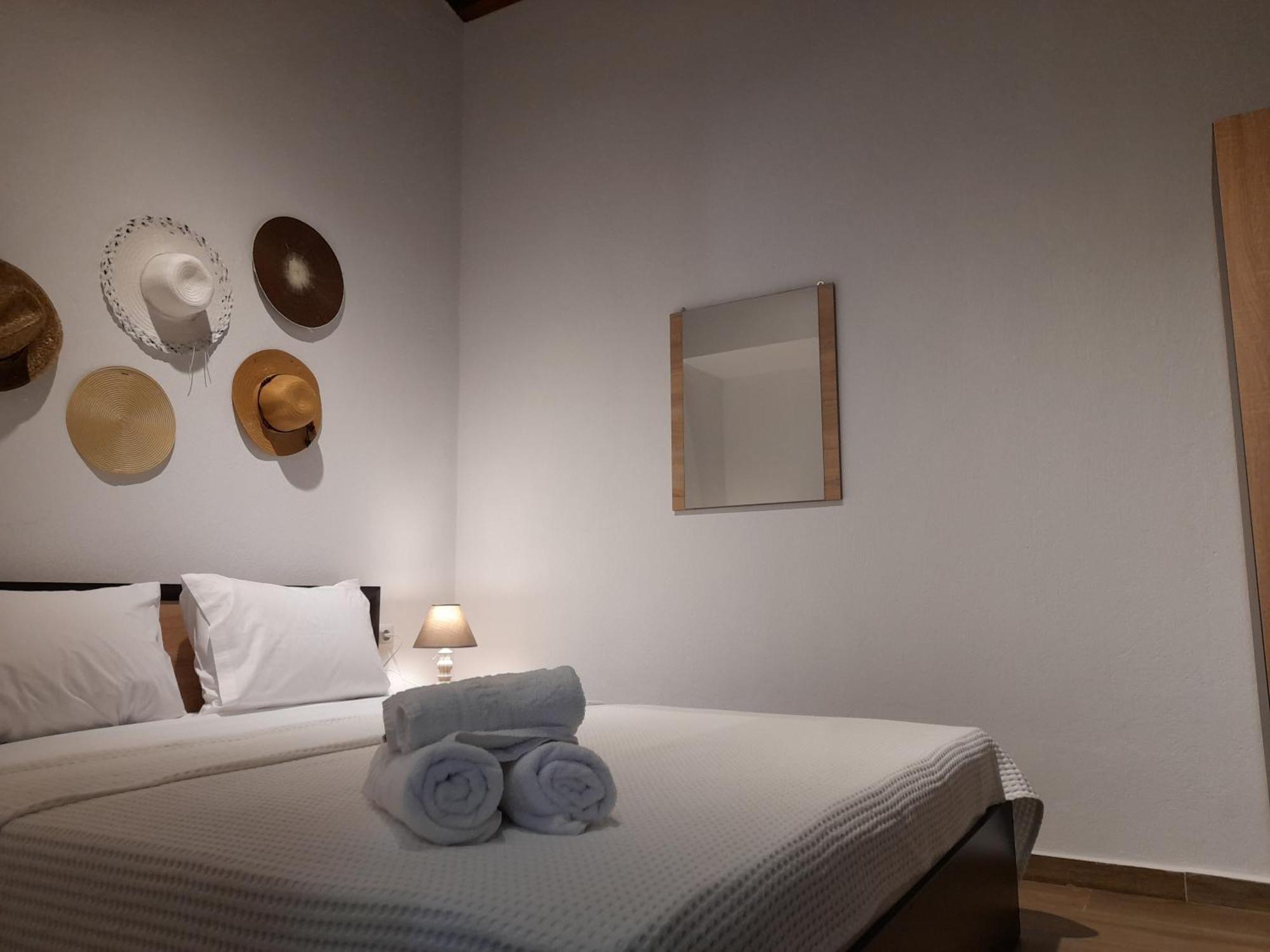 Mad'S Villas Néa Péramos Rum bild