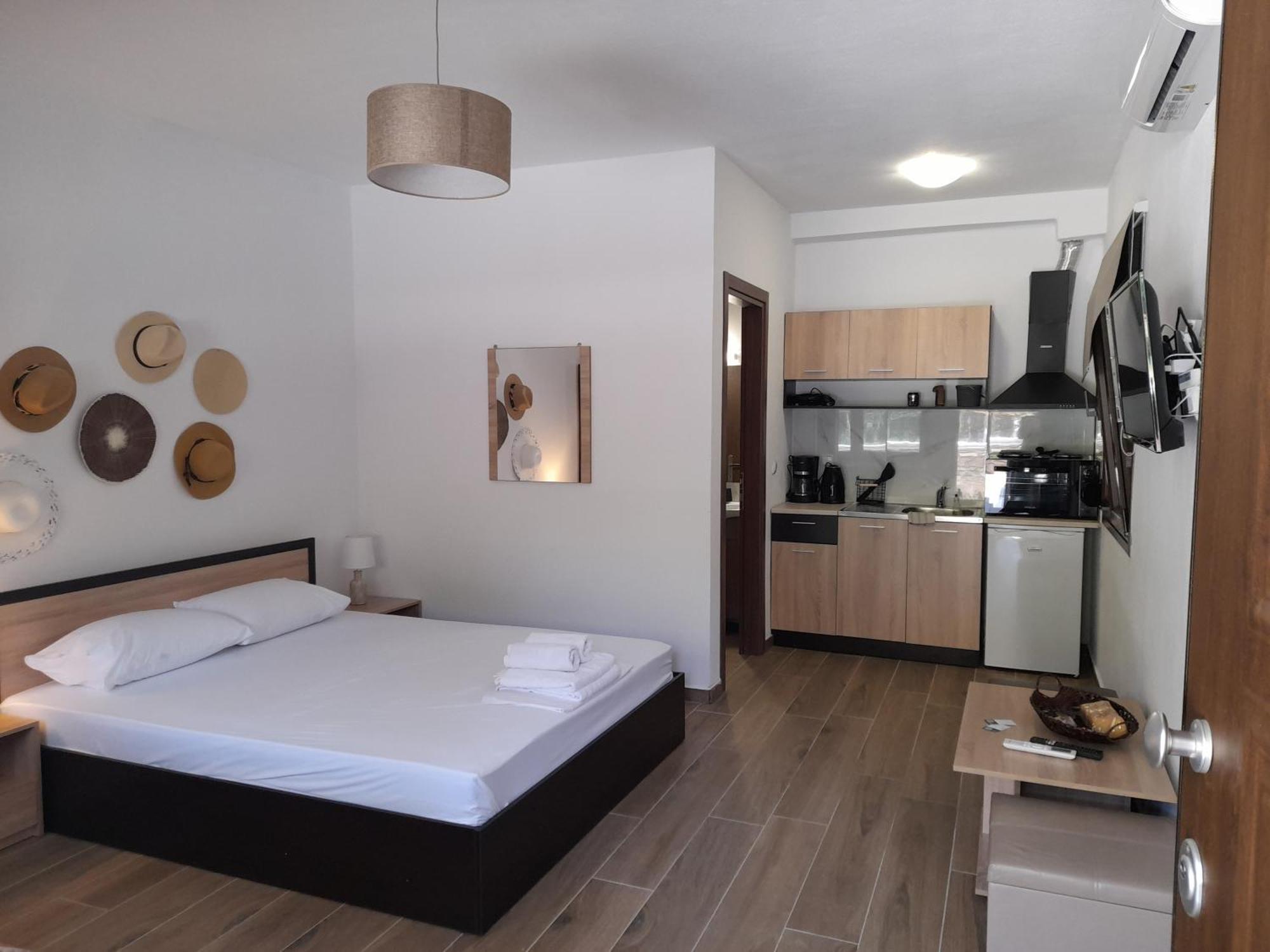 Mad'S Villas Néa Péramos Rum bild